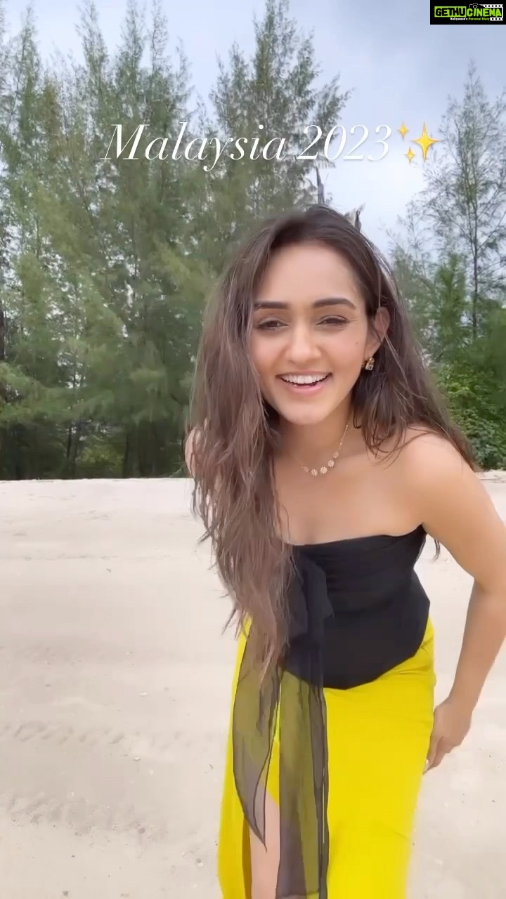 Tanya Sharma Instagram - The way I’m feeling I just can’t deny 🥹 #travelislife #malaysia #travel2023 #reels #reelsinstagram #transition #trending #reelkarofeelkaro #tanyasharma #fyp #explore