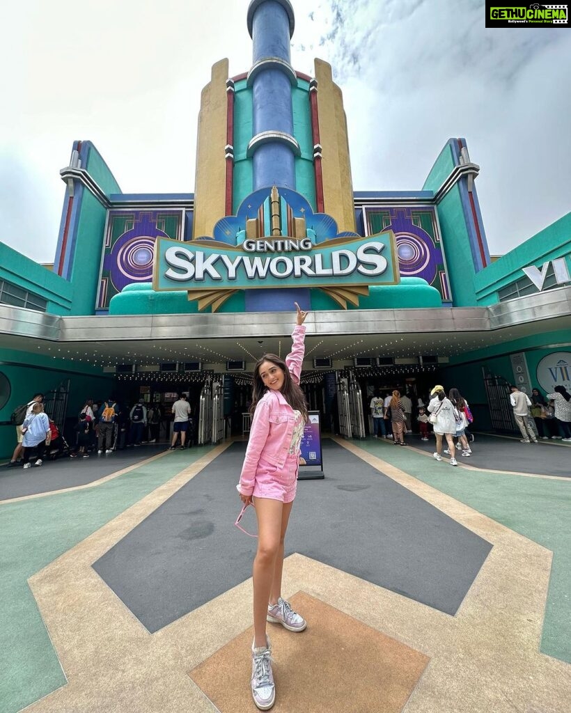 Tanya Sharma Instagram - Core memories made with my best ❤️🌈 what a fun day at the @resortsworldgenting amusement park ! #bestfriends #trip #girlstrip #travel #malaysia #travelgram #barbie Genting SkyWorlds