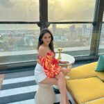Tanya Sharma Instagram – Sundaying with this beautiful view from @aermumbai ! 
.
.
Top – @liyokki 
Styled by – @rimadidthat  #sunday #instagood #aer #sunset #ootd #love #tanyasharma #instafashion Aer Lounge, Four Seasons, Mumbai