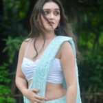 Tanya Sharma Instagram - भारतीय नारी इन a सारी लगती हैं बड़ी प्यारी 🤭 . . Shot by - @iam_rajinamdar Styled by @Rimadidthat Pre-draped saree @glamwiz Saree PR @mediatribein #saree #baarish #love #instagood #ottd #ethnic #tanyasharma