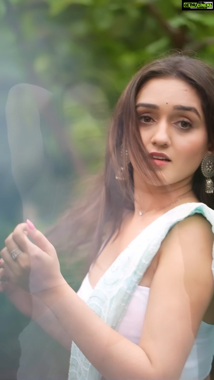 Tanya Sharma Instagram - Featuring “jhalli pyari ladki “ 🫠 ‘Mann Bawaraa’ is next romantic love anthem ❤️ Brace yourself for the heartwarming journey in ‘Panch Kriti Five Elements’ Bollywood movie, releasing on 4th August! 🎥🍿 Follow @UbonVision for more updates. Shot by - @iam_rajinamdar Collaboration: @mediatribein #MannBawaraa #PanchKriti #PanchKritiFiveElements #4August #BollywoodMovie #RuralIndia #UpcomingMovie #IgSongs #TrendingReels #HindiSongs #NewSong #MannBawaraaReels #BollywoodRomance #saree #love #reels #reelkarofeelkaro #reelsindia #rain #reelitfeelit #ethnic #sareegirl #tanyasharma