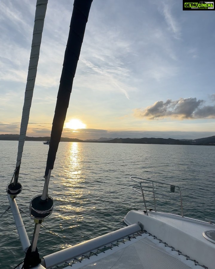 Tanya Sharma Instagram - Absolutely loved every bit of it 🥹 never imagined I’d be sailing with my besties in another nation and having the time of our lives ! A BIG THANKS to @mantablucruises for making it happen ! The whole experience was wholesome which included drinks ,food , salt jacuzzi in the sea and the best sunset ever ✨ #cruise #bestfriends #travel #travelgram #yacht #sunset #tanyasharma Langkawi