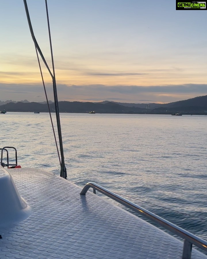 Tanya Sharma Instagram - Absolutely loved every bit of it 🥹 never imagined I’d be sailing with my besties in another nation and having the time of our lives ! A BIG THANKS to @mantablucruises for making it happen ! The whole experience was wholesome which included drinks ,food , salt jacuzzi in the sea and the best sunset ever ✨ #cruise #bestfriends #travel #travelgram #yacht #sunset #tanyasharma Langkawi