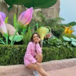 Tanya Sharma Instagram – Essel world mei rahungaaaa mein ghar nahi jaunga mein😂😂😂🥵 
.
STORY TIME – when I was in school I was terrified of all the thrill rides and even sat in middle for the easiest ones but I clearly remember in my 10th standard I made up my mind to just fuck the fear n face it and oh boy I have never looked back ! I’ve sat in the most exciting rides even when my heart was stomping the hell out but so worth it ❤️🌈✨🥹 #travel #malaysia #gentinghighland #travel #travelgram #instatravel #tanyasharma
