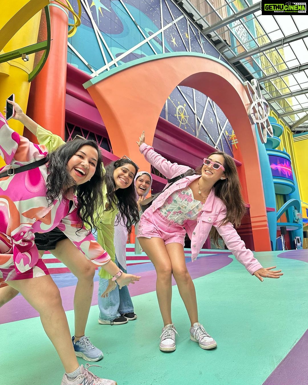 Tanya Sharma Instagram - Core memories made with my best ❤️🌈 what a fun day at the @resortsworldgenting amusement park ! #bestfriends #trip #girlstrip #travel #malaysia #travelgram #barbie Genting SkyWorlds