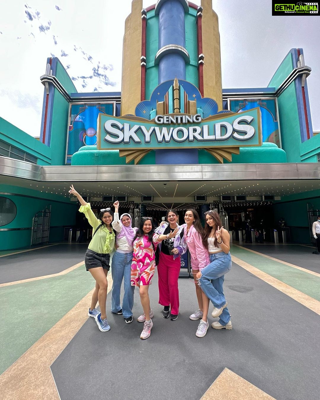 Tanya Sharma Instagram - Core memories made with my best ❤️🌈 what a fun day at the @resortsworldgenting amusement park ! #bestfriends #trip #girlstrip #travel #malaysia #travelgram #barbie Genting SkyWorlds