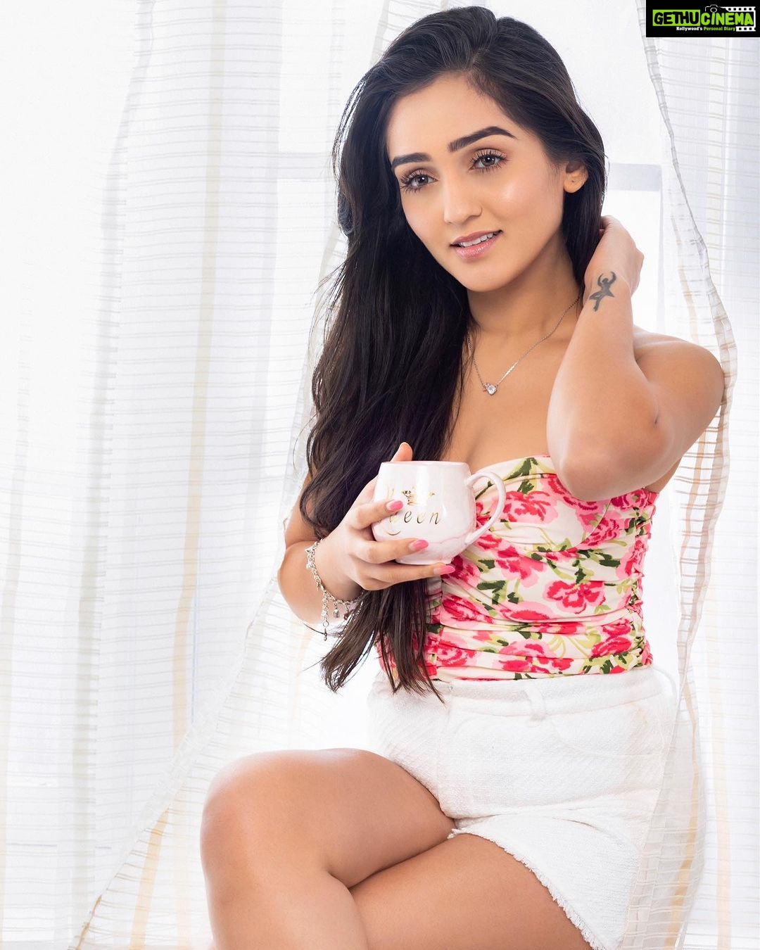 Tanya Sharma Instagram - Queen behaviour only 👸 . #tanyasharma #explore #fyp #instagood #grateful