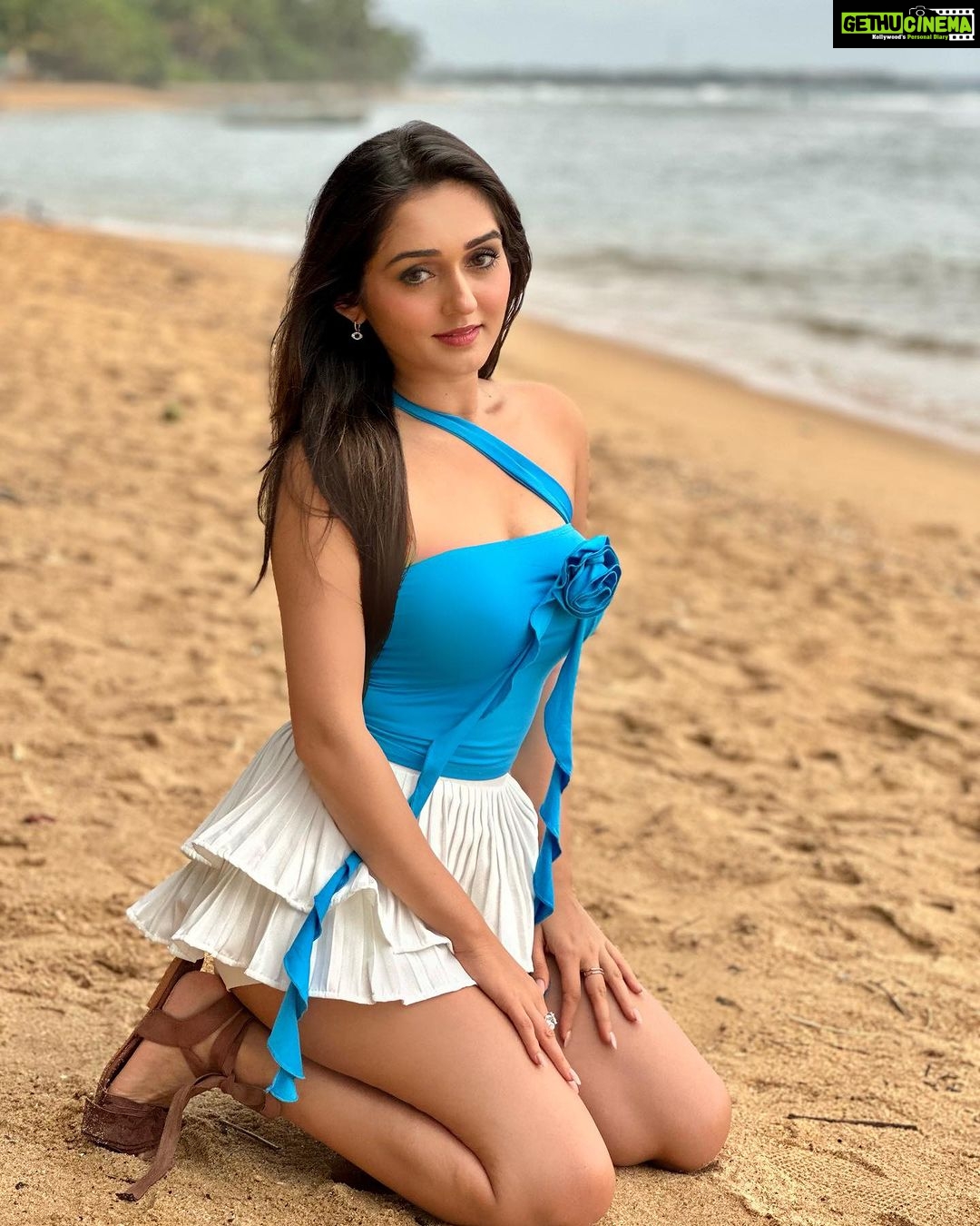 Tanya Sharma Instagram - Beach baby forever 🥹👀🏝️