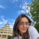 Tanya Sharma Instagram - It’s me Hi! I’m the problem 😝 It’s me 🥹🤓 #nofilter #monday #mornings #instagram #fyp #tanyasharma Sri Sri Ravishankar Ashram