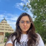 Tanya Sharma Instagram - It’s me Hi! I’m the problem 😝 It’s me 🥹🤓 #nofilter #monday #mornings #instagram #fyp #tanyasharma Sri Sri Ravishankar Ashram