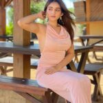 Tanya Sharma Instagram - ANGEL 👼🏻 energy only 🤌🏻 . . Wearing - @srstore09 Earrings - @blingthingstore Styled by - @the_neerajpandey #vacay #essentials #photooftheday #srilanka #travel #tanyasharma #tanned #love #instagood Kingsbury Hotel