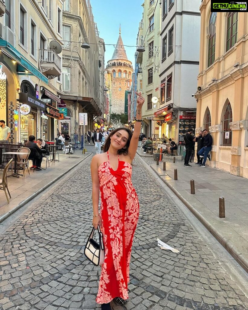 Tanya Sharma Instagram - My travel experience in Istanbul was very much different than my other vacations … it was wonderful exciting tiring exhausting and a very unique experience and I don’t think I can sum up the whole thing with few pictures but I try and hope you’ll like it too 😊💕💃🏼 #istanbul #travel #streets #live #love #travelgram #turkey #tanyasharma Istanbul, Turkey