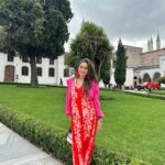 Tanya Sharma Instagram – My travel experience in Istanbul was very much different than my other vacations … it was wonderful exciting tiring exhausting and a very unique experience and I don’t think I can sum up the whole thing with few pictures but I try and hope you’ll like it too 😊💕💃🏼 #istanbul #travel #streets #live #love #travelgram #turkey #tanyasharma Istanbul, Turkey