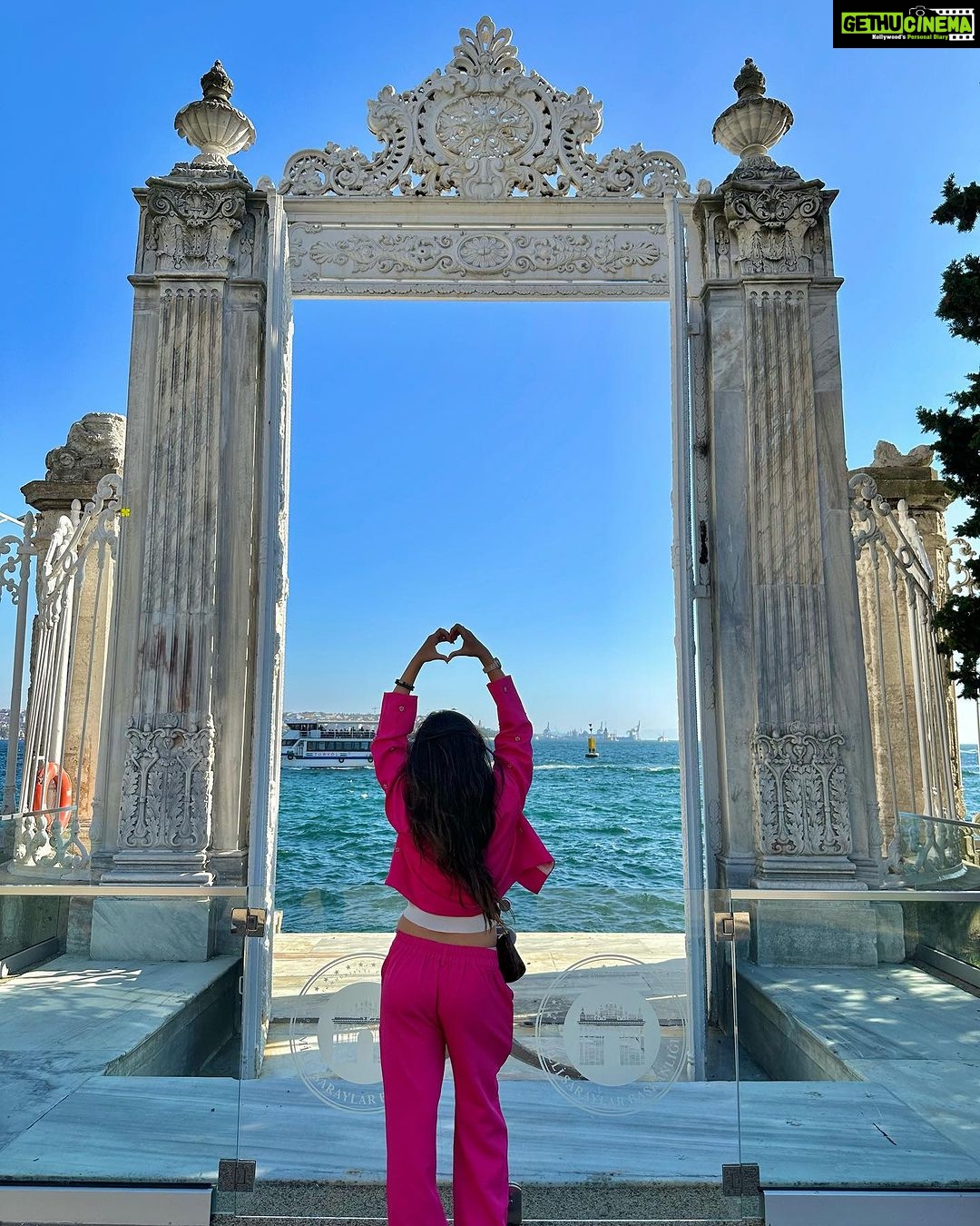 Tanya Sharma Instagram - A Day in Istanbul π The day we ran and ran ! But we made it π exploring Istanbul on our own was definitely one hell of an experience! Cheers to everyone who loves to travel #grateful for everything π€β¨ #turkey #istanbul #travel #instafashion #tanyasharma . Wearing - @a_trolley_ofclothes Istanbul, Turkey