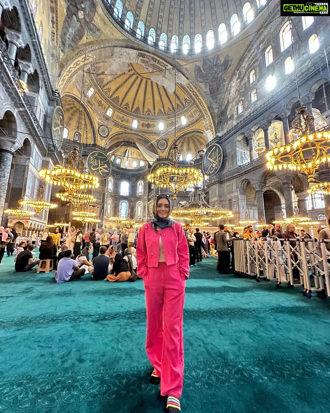 Tanya Sharma Instagram - A Day in Istanbul π The day we ran and ran ! But we made it π exploring Istanbul on our own was definitely one hell of an experience! Cheers to everyone who loves to travel #grateful for everything π€β¨ #turkey #istanbul #travel #instafashion #tanyasharma . Wearing - @a_trolley_ofclothes Istanbul, Turkey