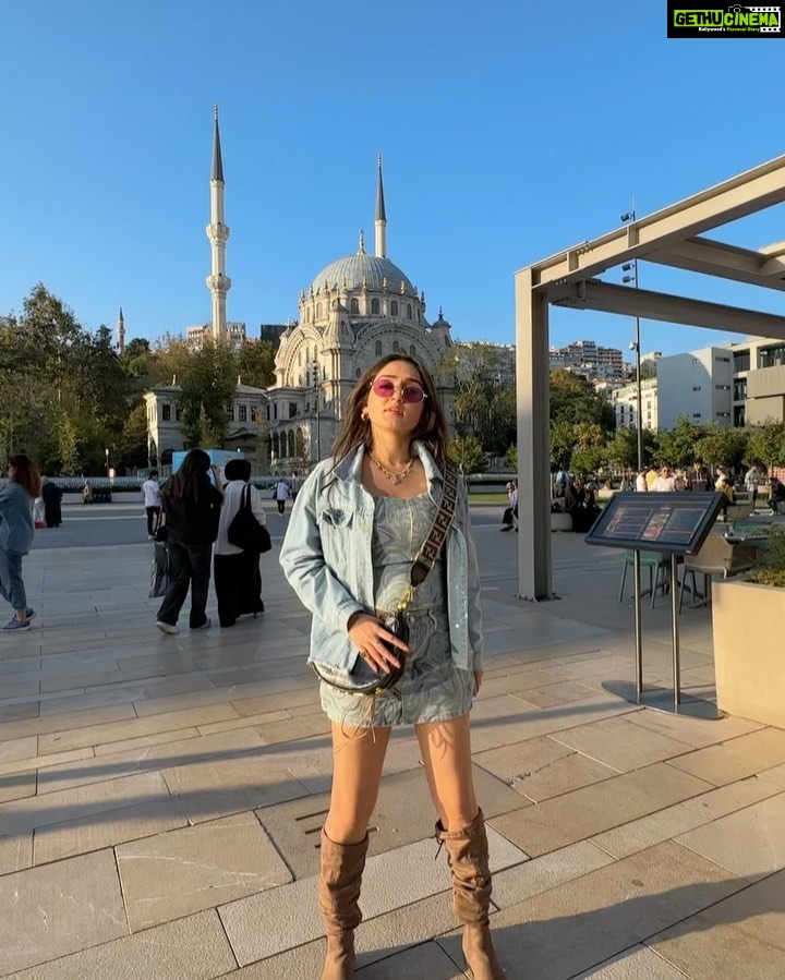 Tanya Sharma Instagram - Hello Türkiye 🇹🇷 . . Wearing - @srstore09 #istanbul #travel #live #love #traveldiaries #tanyasharma Istanbul, Turkey