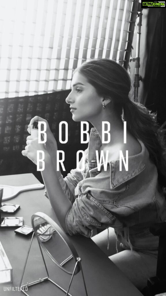 Tara Sutaria Instagram - I’m always looking for makeup that does more for my skin & @bobbibrownindia’s NEW Vitamin Enriched Skin Tint SPF 15 is all I need to get natural, glowing skin! Enhanced with a blend of Vitamins, Hyaluronic Acid & SPF that gives you a natural, 12-hour wear & skin-true coverage. Comes in 18 flexible shades, get your shade matched on bobbibrown.in or visit the nearest Bobbi Brown store #TaraSutariaXBobbiBrown #BobbiBrownIndia #BobbiBrown