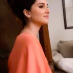 Tara Sutaria Instagram - Last night (more like the morning since it was 4 AM! ) I sang my mum’s favourite song to end her most special Birthday eve.. This is “ Hopelessly Devoted To You “ by the late, great Olivia Newton John from the 70’s musical film, GREASE! Such a co incidence that I was lucky to play her role of Sandy for two years in Raell Padamsee’s stage production of the musical just years prior to my film debut. In retrospect, it just makes this song more special each time I sing it. ♥️ This ones for you, mum! @tinasutaria