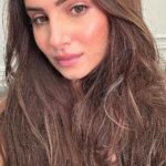 Tara Sutaria Instagram - Shaam Tanha 🖤🎵