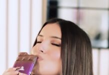 Tara Sutaria Instagram - The new Silk that #FeelsLikeAFrenchKiss is here and I’ve just reviewed it! Sort of 🤭 Try the new Cadbury Silk Ganache for yourself💕Click on the link in @CadburyDairyMilkSilk bio and use the code TARA20. #SilkGanache #FeelsLikeAFrenchKiss