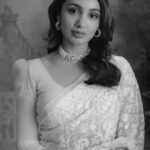 Tejaswi Madivada Instagram - Mere rang mein! Photography :@sarat.shetty Jewellery :@kushalsfashionjewellery