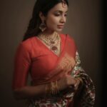 Tejaswi Madivada Instagram – Proper patola!
Hair by my favourite @naveen_sriramula