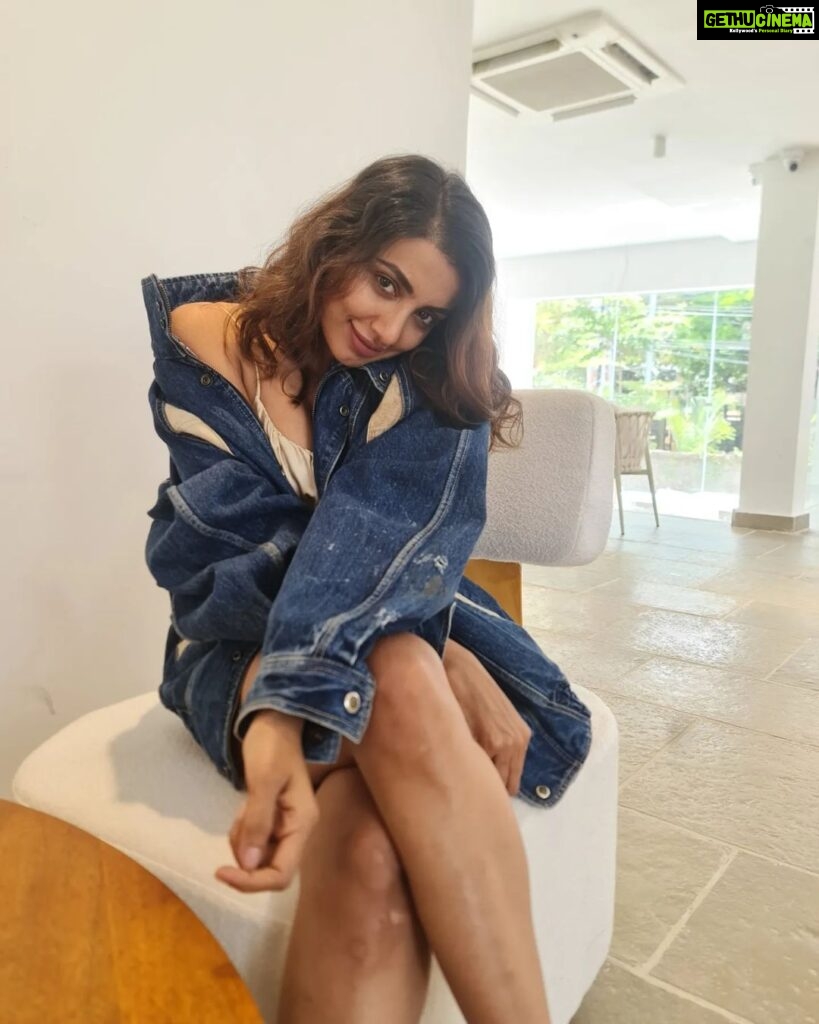 Tejaswi Madivada Instagram - Gymotion, grateful for the beautiful body I have and the happiness it's been giving me for taking care of it! Please train your body, and it will not give up on you and it will make you so happy, it's the most important realisation I've had in 2023.