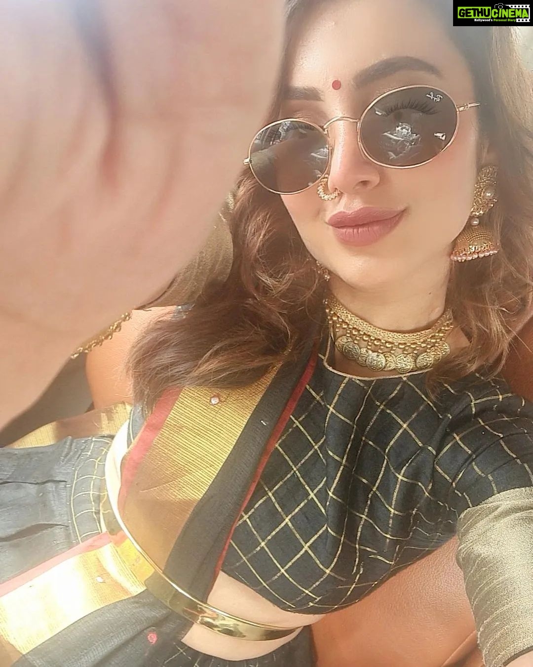 Tejaswi Madivada Instagram - Another full moon from another city! Looks like I'm back on my moon expeditions!