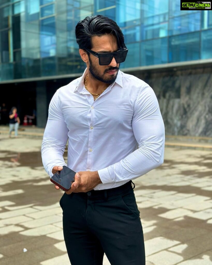 Thakur Anoop Singh Instagram - Let you make the clothes look good and not the other way around!
