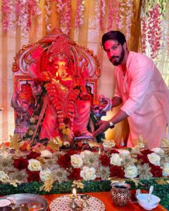 Thakur Anoop Singh Instagram - Jus finished the first Aarti of my Maharaja. Wish you all a very happy Ganesh Chaturthi. I pray the lord take away all our obstacles and bless us with Love, Power and Wealth in abundance. 

Ganpati Bappa Morya