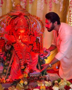 Thakur Anoop Singh Instagram - Jus finished the first Aarti of my Maharaja. Wish you all a very happy Ganesh Chaturthi. I pray the lord take away all our obstacles and bless us with Love, Power and Wealth in abundance. 

Ganpati Bappa Morya