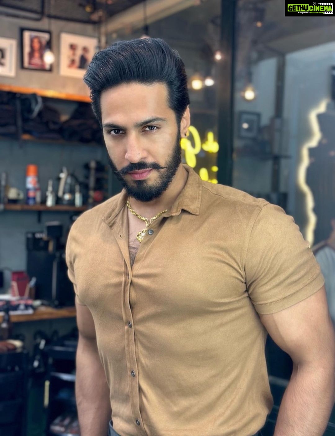Thakur Anoop Singh Instagram - Embrace the warrior mindset: Strength in adversity, courage in the face of fear, and resilience through every battle. 🗡️ 💪