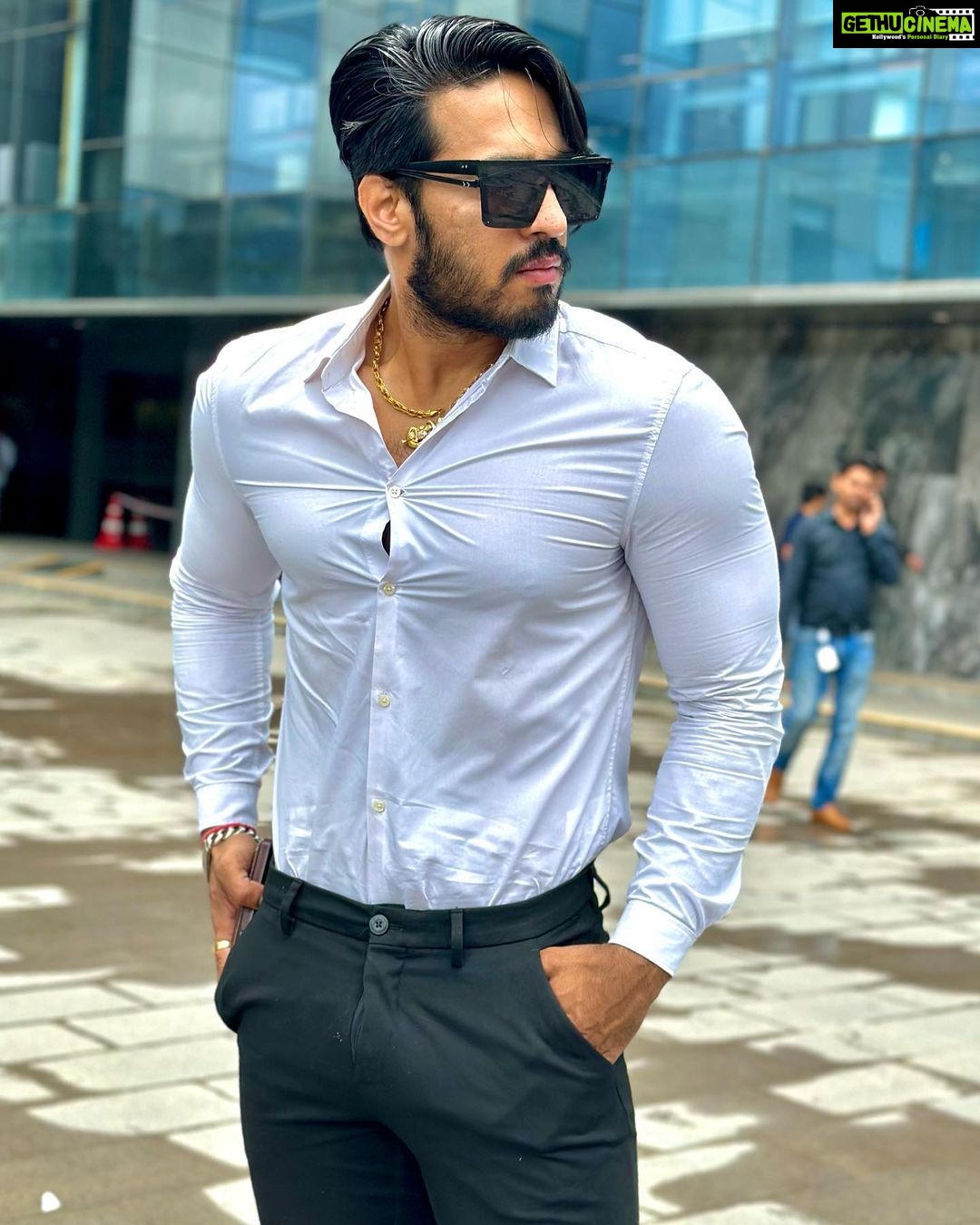 Thakur Anoop Singh Instagram - Let you make the clothes look good and not the other way around!
