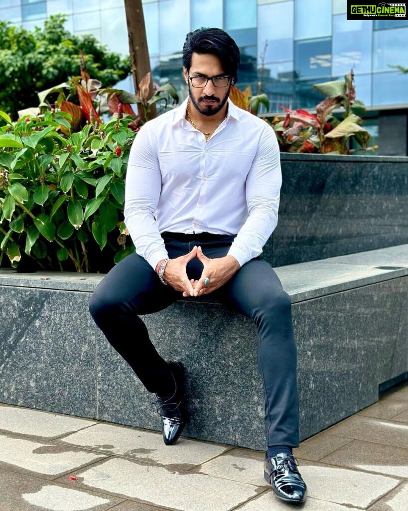 Thakur Anoop Singh Instagram - Let you make the clothes look good and not the other way around!