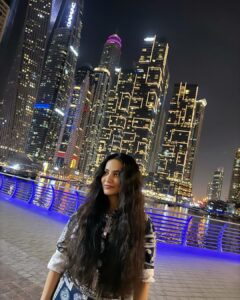 Tia Bajpai Instagram - Let your work be the passport to your global adventures. 
It's the ultimate ticket to a chill and healthy lifestyle! 🌍😎