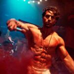 Tiger Shroff Instagram – This song gives you so much power i remember smashing holes in the drums towards the end of this section, power of Ganesha❤️#jaiganesha #ganapath @zeemusiccompany @vishalmishraofficial @rahuldid @charit24