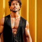 Tiger Shroff Instagram - Is it me or is it hot af here all of a sudd☀️🥵