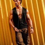 Tiger Shroff Instagram – Is it me or is it hot af here all of a sudd☀️🥵