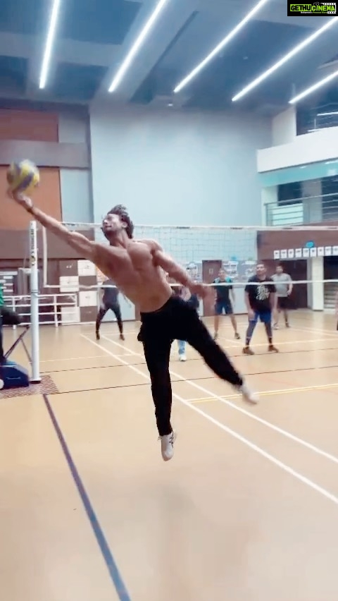 Tiger Shroff Instagram - When the shirt comes off…just CANT lose😅real life or reel🎥😋…just happy nobody got hurt with that smash🦍⚡️