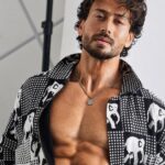 Tiger Shroff Instagram - 🤍🖤 @trishasarang @theanisha @amityashwant_hair @rahulkothavale