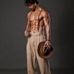 Tiger Shroff Instagram - 🎩💋 @trishasarang @theanisha @amityashwant_hair @rahulkothavale