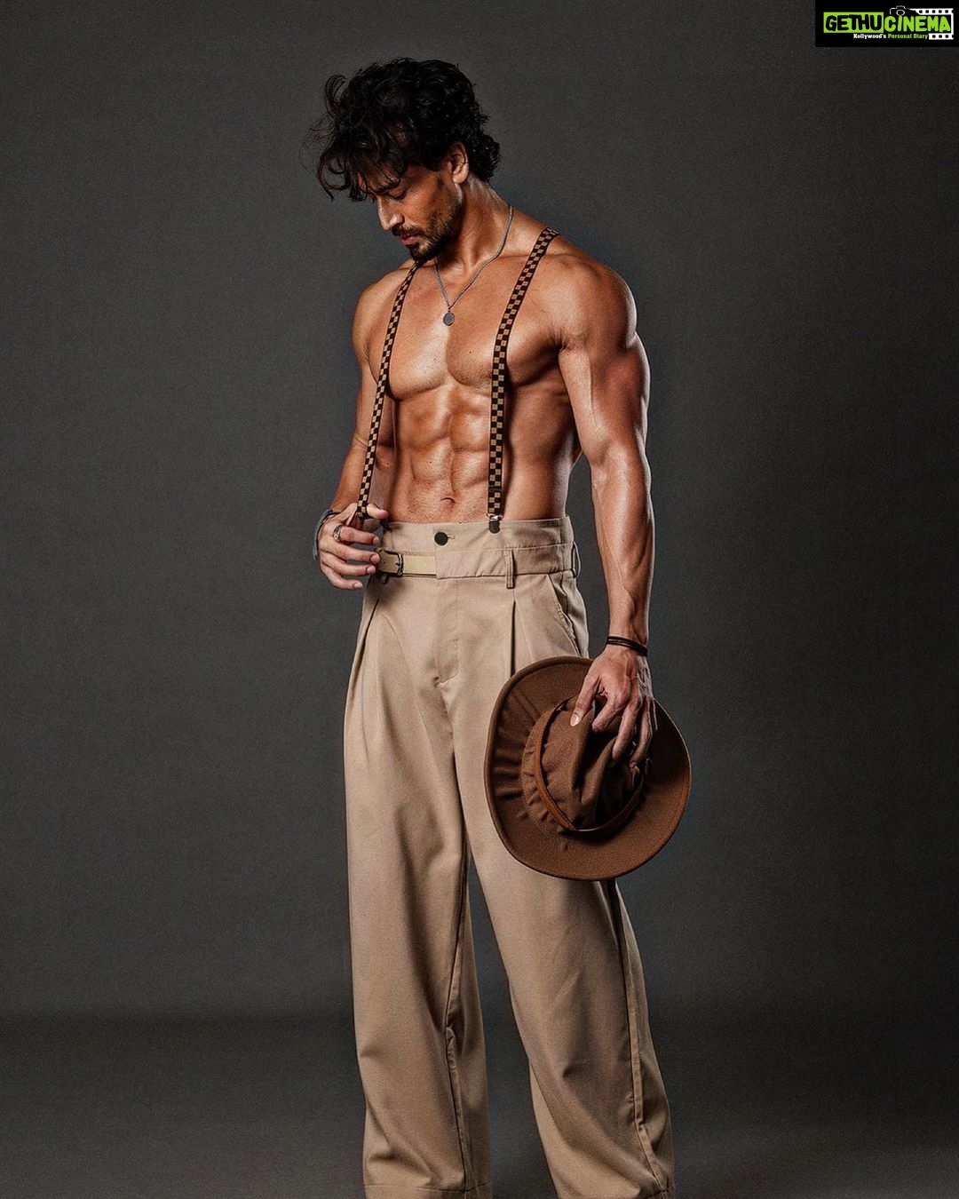 Tiger Shroff Instagram - 🎩💋 @trishasarang @theanisha @amityashwant_hair @rahulkothavale
