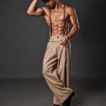 Tiger Shroff Instagram - 🎩💋 @trishasarang @theanisha @amityashwant_hair @rahulkothavale