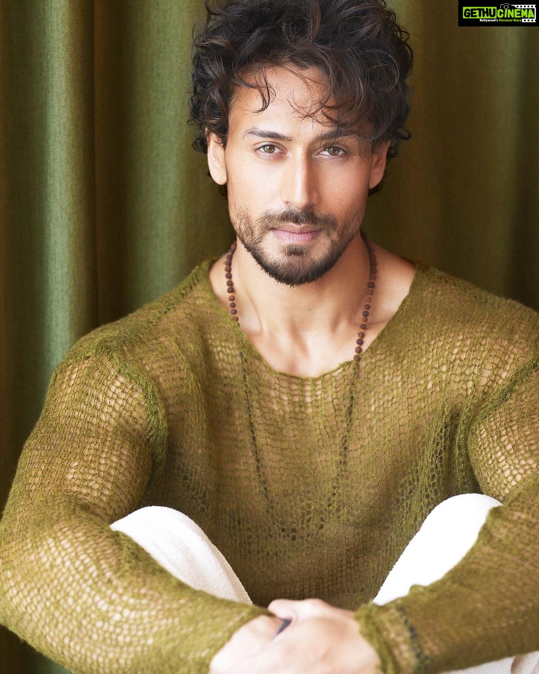 Tiger Shroff Instagram - @trishasarang @theanisha @amityashwant_hair @rahulkothavale