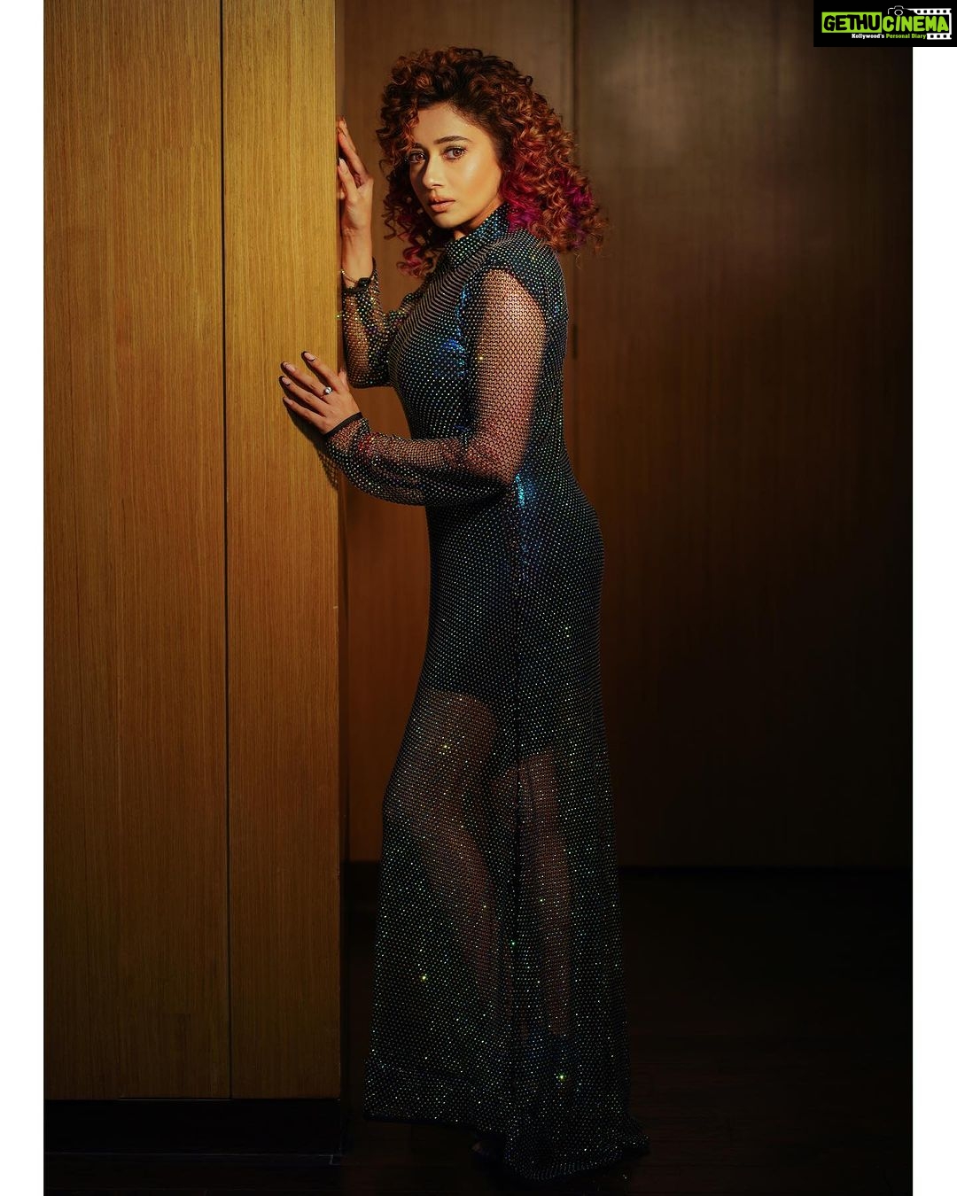 Tina Datta Instagram - A night of Fashion, Style and Glamour!! #AhmedabadTimesFashionWeek . . . #EklaChaloRe #WarriorPrincess #TinaKaStyle #fashion #style #fame #fashionista #lookbook #stylefile #stylish #tinadatta