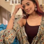 Tina Datta Instagram - Zindagii ke iss mushkil mod pe kya hoga Surili ka agla kadam? Janne ke liye dekhte rahiye #HumRaheNaRaheHum @sonytv par Somvaar se Shukravaar shaam 7:30 baje. . . . @swastikproductions @rahultewary @sktorigins @g3gill #SomvaarWithSurili #EklaChaloRe #WarriorPrincess #sonyentertainmenttelevision #gratitude #instagood #surili #instadaily #tinadatta