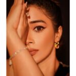 Tina Datta Instagram - Just a right thing at the right time… #LovingVibesOnly . . . #EklaChaloRe #WarriorPrincess #TinaKaStyle #fashion #style #instagood #lookbook #stylefile #drawthisinyourstyle #tinadatta