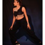 Tina Datta Instagram - Just a right thing at the right time… #LovingVibesOnly . . . #EklaChaloRe #WarriorPrincess #TinaKaStyle #fashion #style #instagood #lookbook #stylefile #drawthisinyourstyle #tinadatta