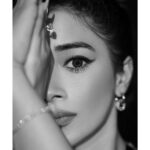 Tina Datta Instagram - Just a right thing at the right time… #LovingVibesOnly . . . #EklaChaloRe #WarriorPrincess #TinaKaStyle #fashion #style #instagood #lookbook #stylefile #drawthisinyourstyle #tinadatta