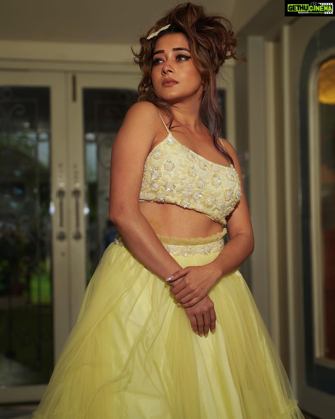 Tina Datta Instagram - 👑🥰❤️♾️ . . . #EklaChaloRe #WarriorPrincess #TinaKaStyle #fashion #style #instagood #lookbook #stylefile #drawthisinyourstyle #tinadatta
